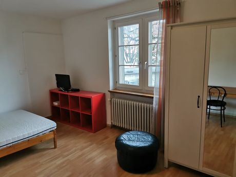 8200 Schaffhausen - Schöne möblierte Zimmer in Nähe zum Bahnhof | Beautiful furnished rooms in shared flat near the train station