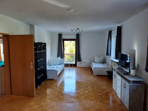 Monteurwohnung Aschaffenburg - 4 Zimmer und Parkplatz