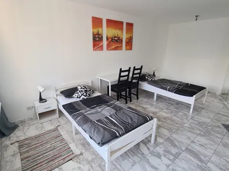 Monteurwohnung in Sindelfingen,Mindestmietzeit 6 Monate, 20 Euro