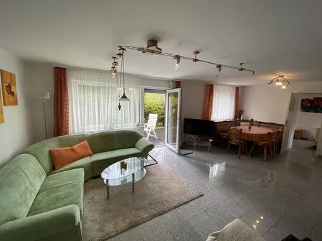 Rosen-Ferienwohnung