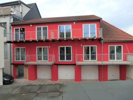 70 möblierte Zimmer / App. und Wohnungen