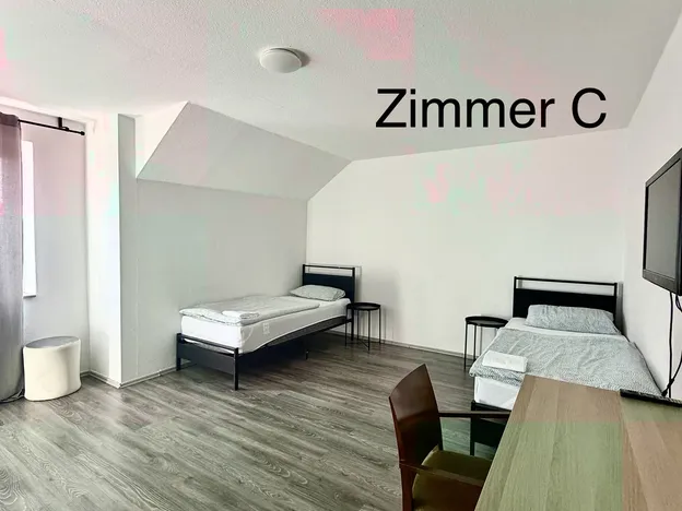 Gute, moderne, vollausgestattete Monteurwohnung für 1 bis 6 Personen in 47167 Duisburg