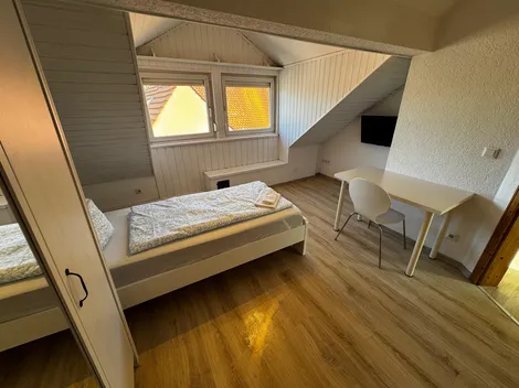 Wohnhaus mit 2 separaten Wohneinheiten - 9