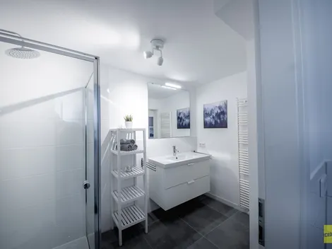 Micro Motel A-25 - 3