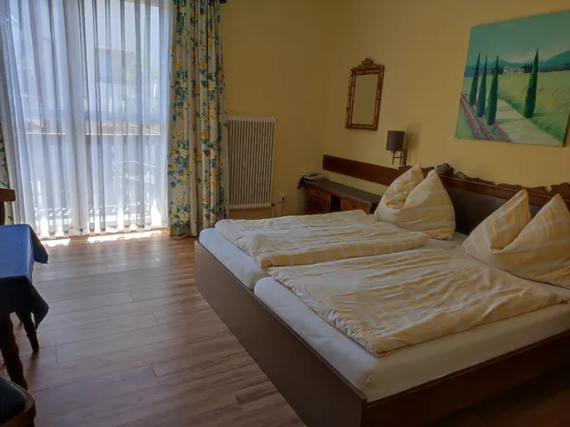B & B Goldener Stern