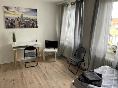 Gästehäuser Nicole + Anja, 30989 Gehrden + 30966 Hemmingen, WLAN, Küche, WC/Bad - 10