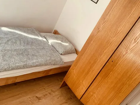 Noclegi przy fabryce Mercedesa - 7