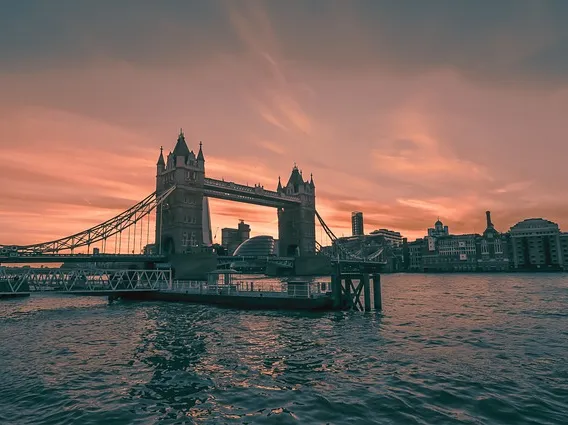 london-gaa807352c_640